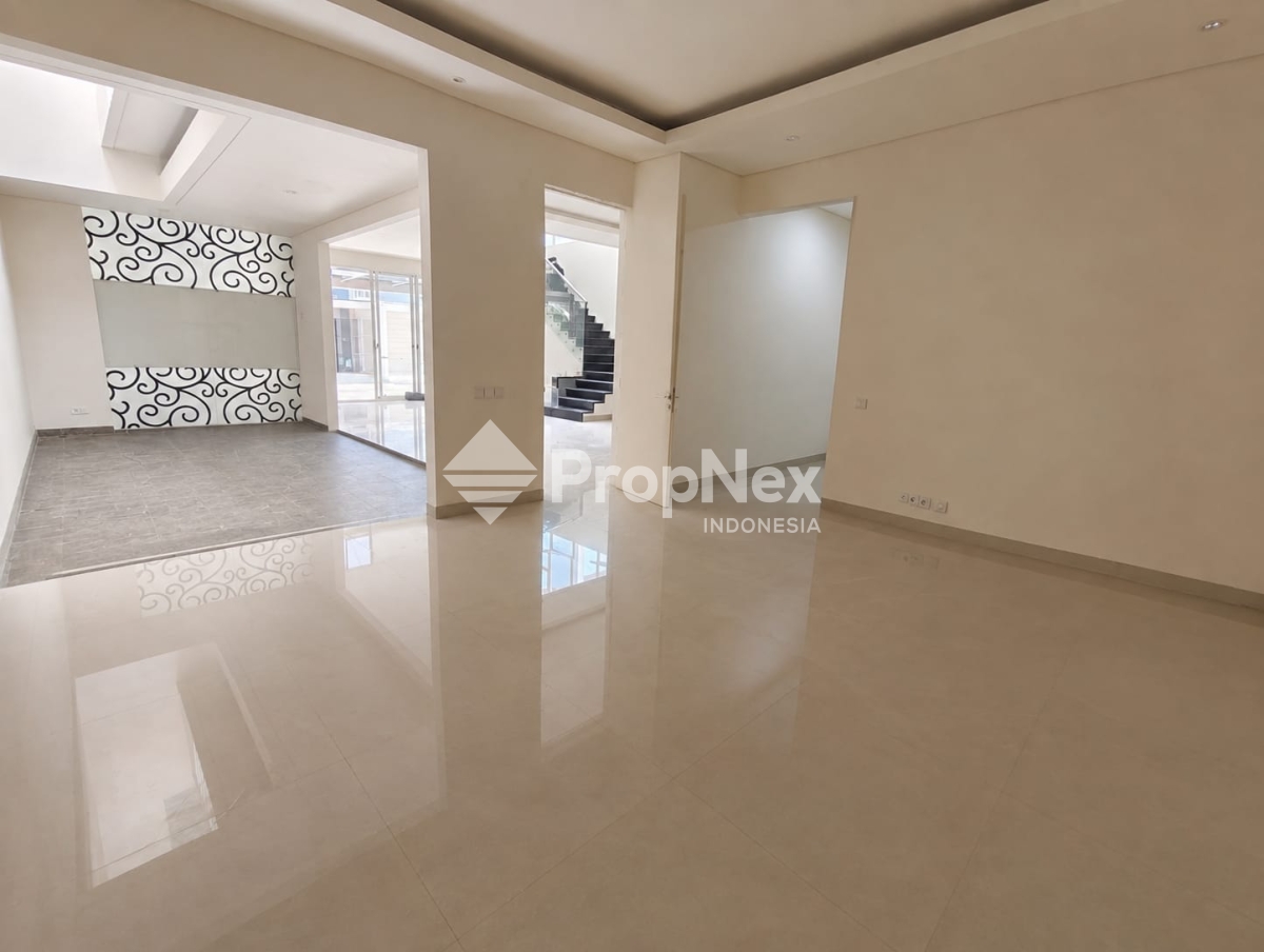 Rumah Wisata Bukit Mas Cluster Grand Palais 2 Lantai — foto 3